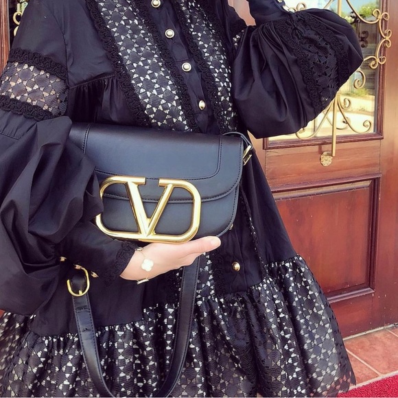 Valentino Garavani Supervee crossbody bag - Picture 6 of 11